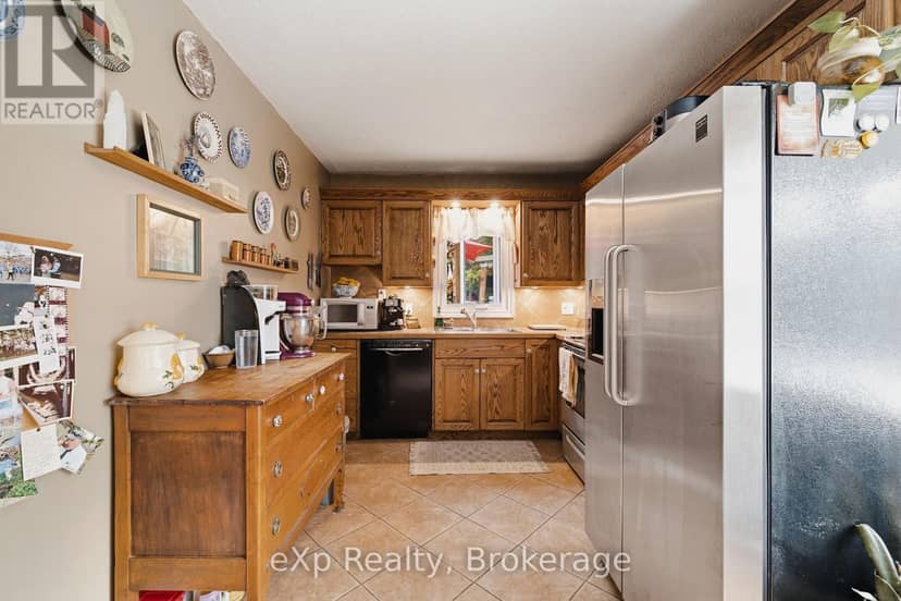 27 Ellen Street — photo 11 of 40
