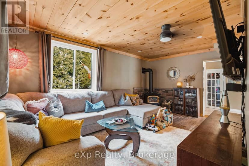 27 Ellen Street — photo 4 of 40