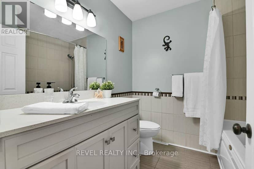 2555 Regina Street — photo 14 of 35