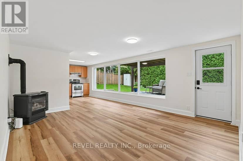 2555 Regina Street — photo 16 of 35
