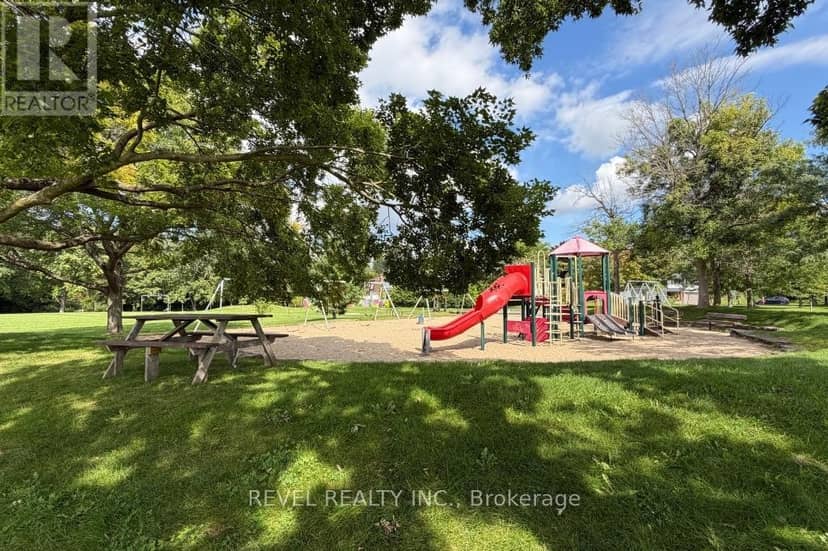 2555 Regina Street — photo 31 of 35