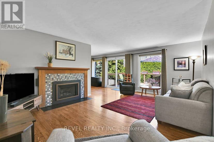 2555 Regina Street — photo 4 of 35