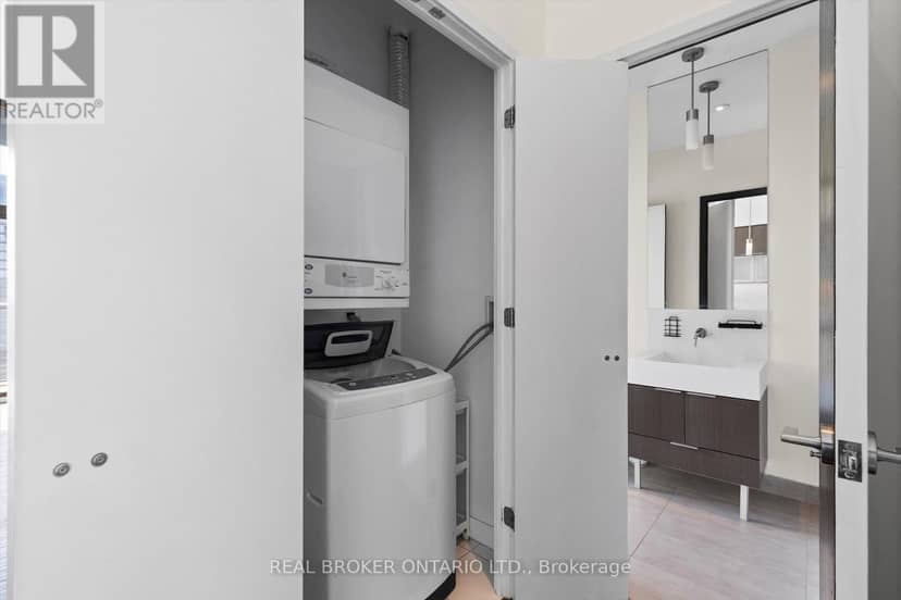 4403 - 110 Charles Street E — photo 26 of 28