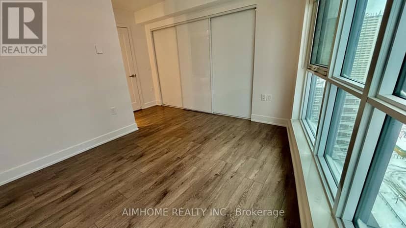1722 - 585 Bloor Street E — photo 11 of 20