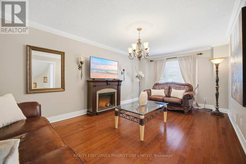 139 Jade Crescent — photo 13 of 40