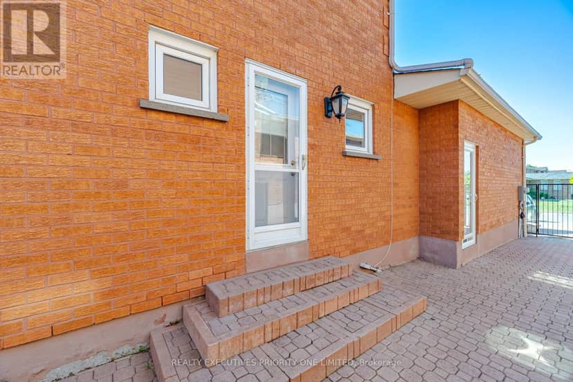 139 Jade Crescent — photo 31 of 40