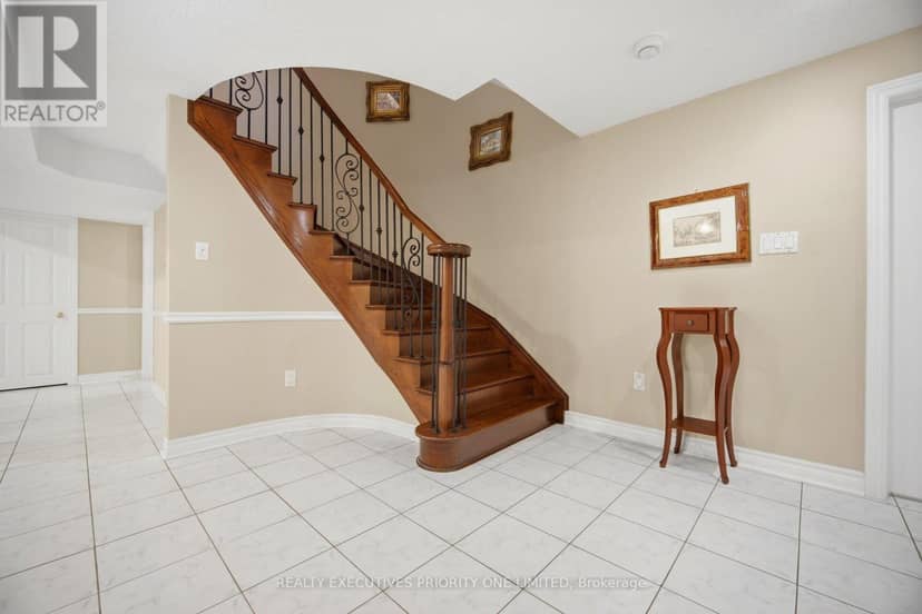 139 Jade Crescent — photo 32 of 40