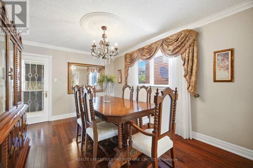 139 Jade Crescent — photo 8 of 40