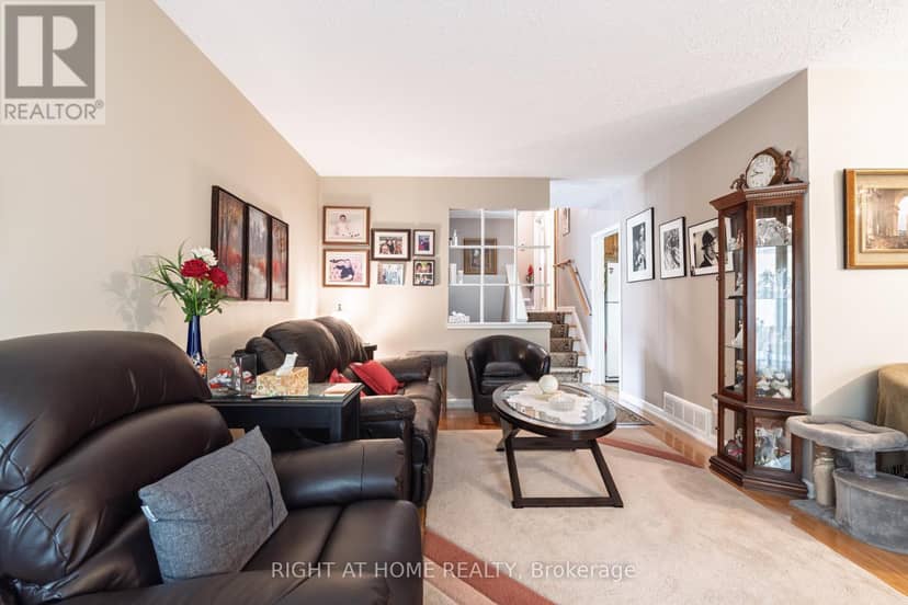 22 Monterrey Drive, Toronto, photo 5