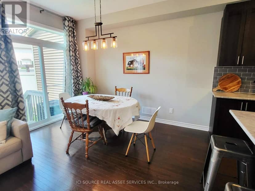 308 Fergus Crescent — photo 10 of 32