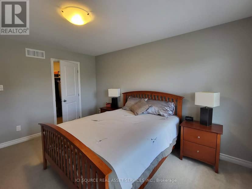 308 Fergus Crescent — photo 12 of 32