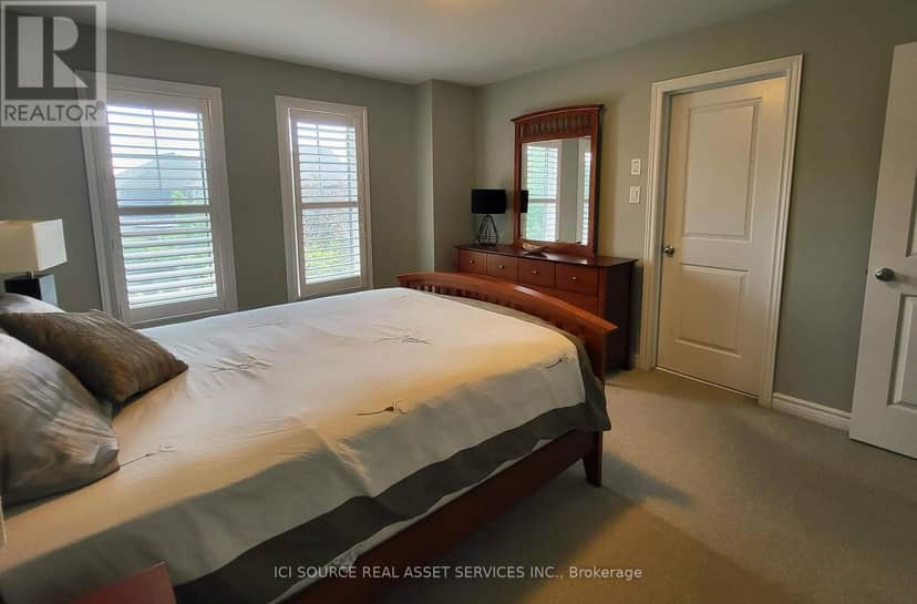 308 Fergus Crescent — photo 13 of 32