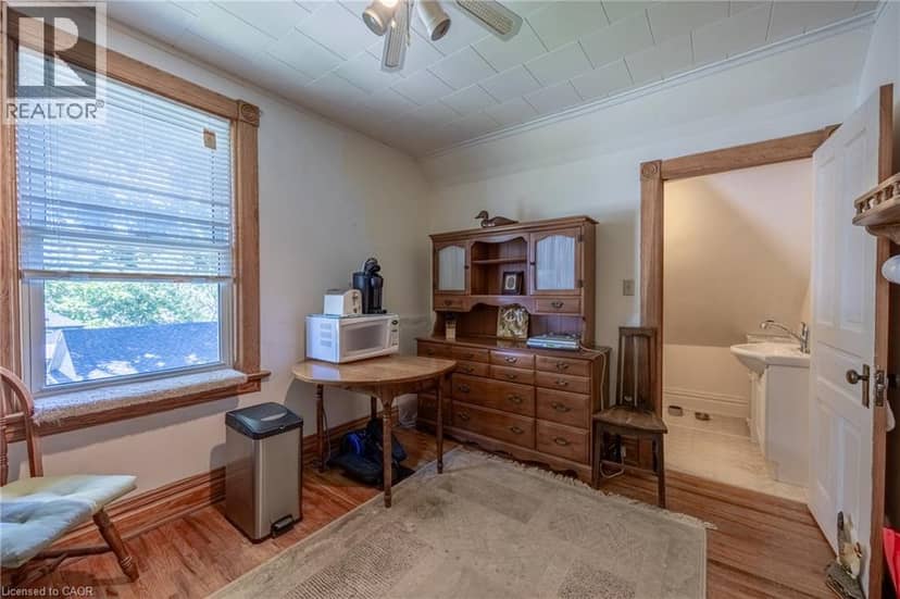 1004 MAIN Street — photo 23 of 40