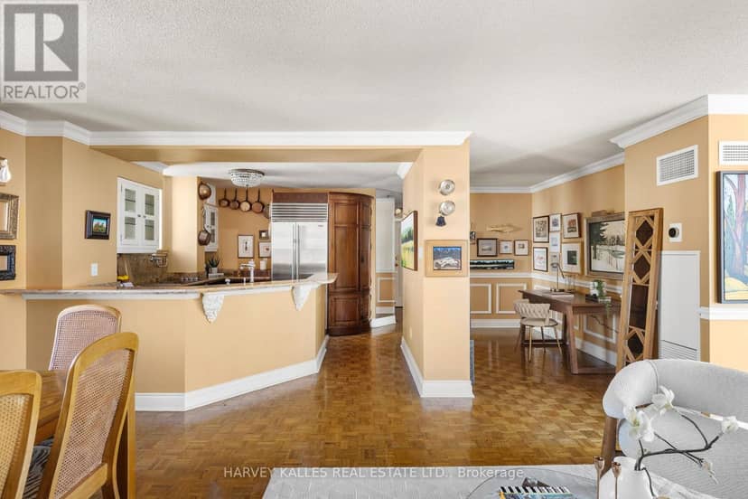 1405 - 95 Lombard Street — photo 14 of 38