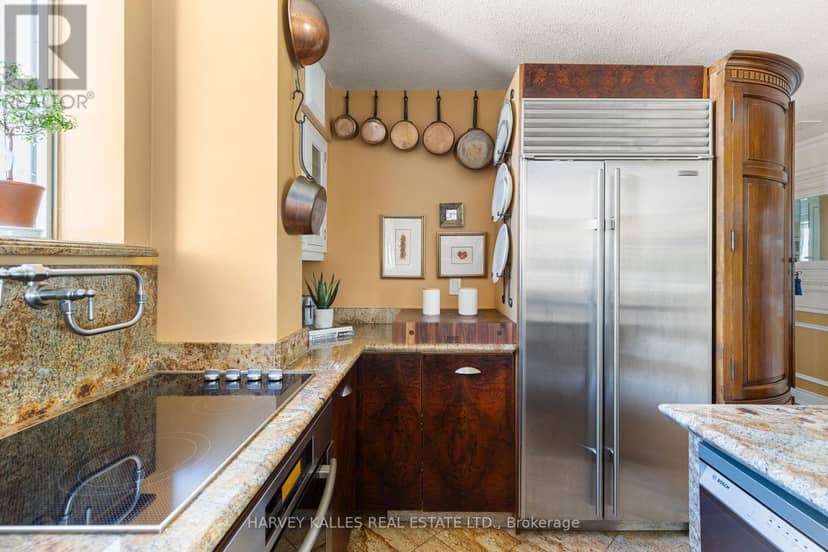 1405 - 95 Lombard Street — photo 21 of 38