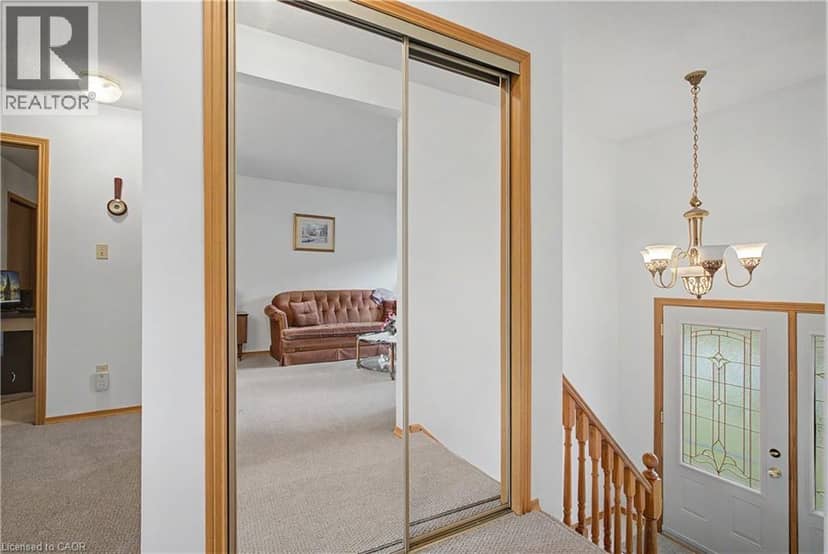 125 BLACKWELL Drive — photo 7 of 40