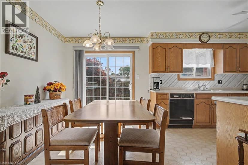 125 BLACKWELL Drive — photo 13 of 40