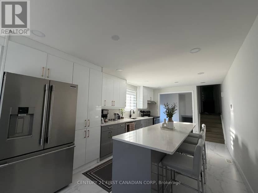 6 Nicholas Crescent — photo 6 of 40