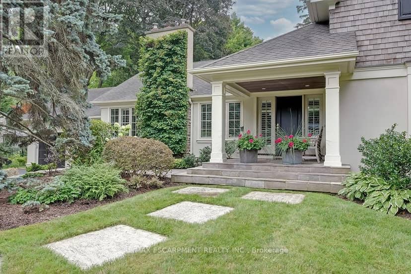7 Colonial Crescent — photo 4 of 40