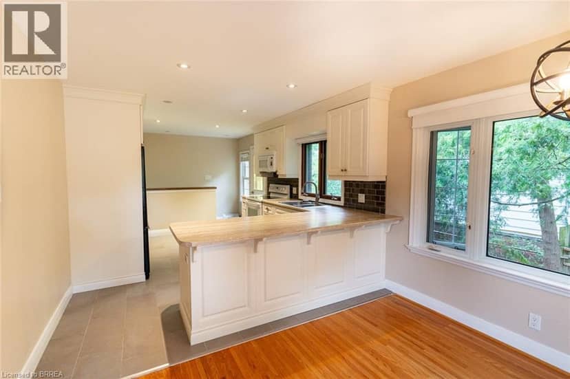 30 PROCTOR Avenue — photo 18 of 40