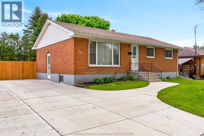 35 Peter STREET — photo 1 of 40
