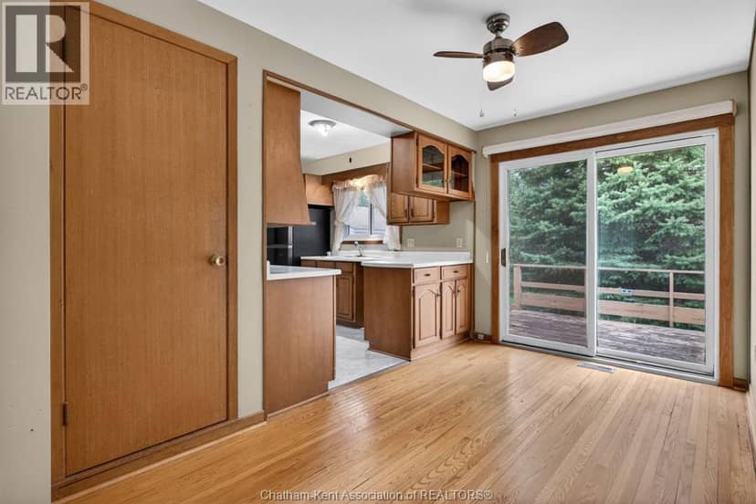 35 Peter STREET — photo 11 of 40
