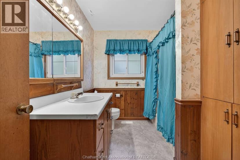 35 Peter STREET — photo 22 of 40
