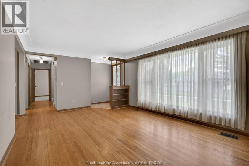 35 Peter STREET — photo 9 of 40