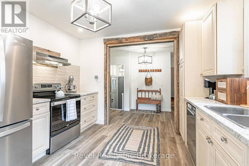 120 Loveys Street E — photo 16 of 38