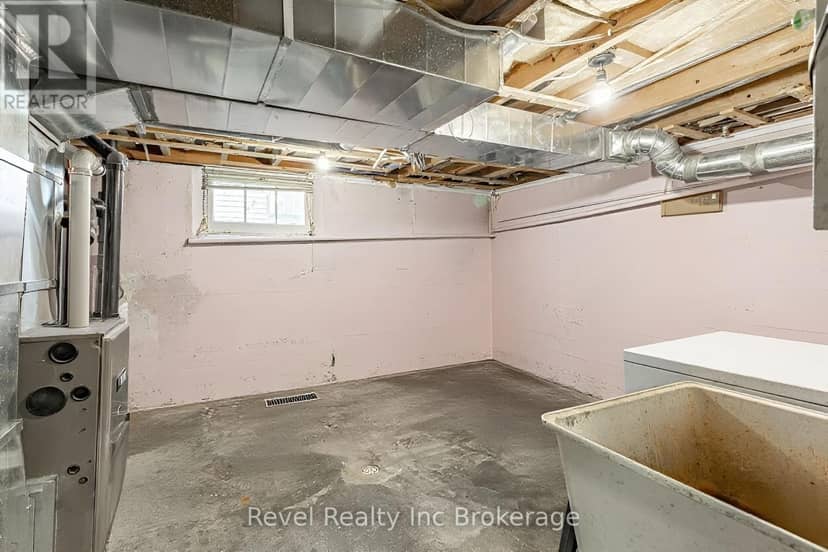 120 Loveys Street E — photo 22 of 38