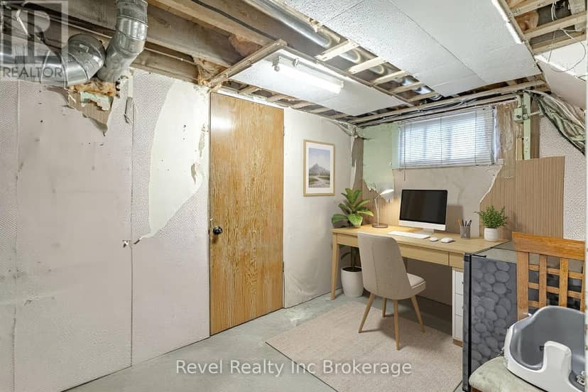 120 Loveys Street E — photo 25 of 38