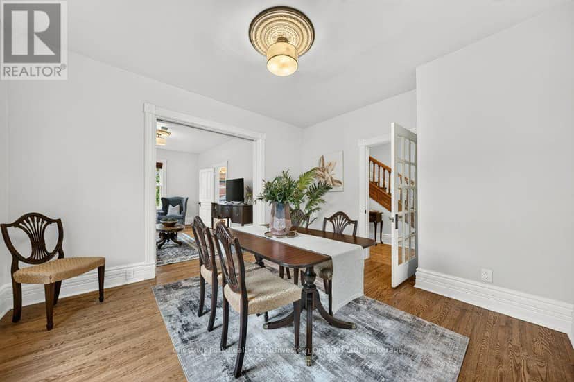102 Queen Street — photo 17 of 40