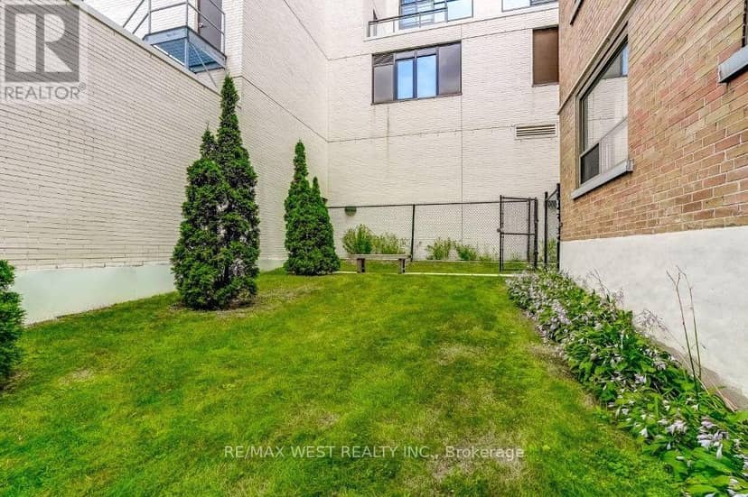 203 - 2000 Bloor Street W — photo 22 of 22