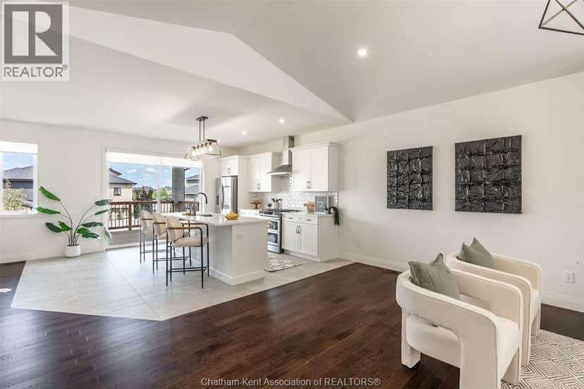 115 Davis STREET — photo 13 of 40
