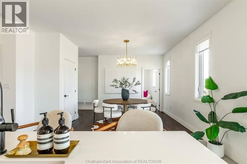 115 Davis STREET — photo 14 of 40
