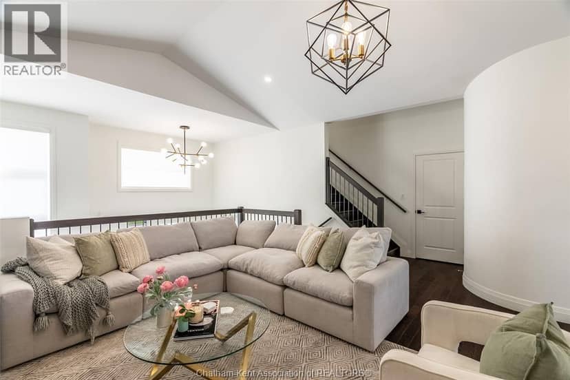 115 Davis STREET — photo 6 of 40