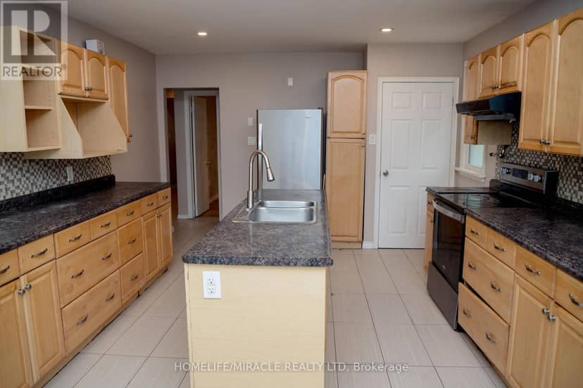 25 Thornridge Crescent — photo 14 of 40