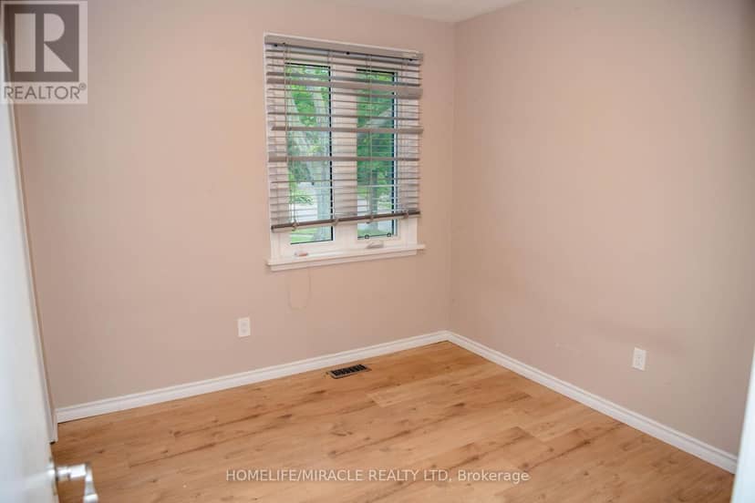 25 Thornridge Crescent — photo 30 of 40