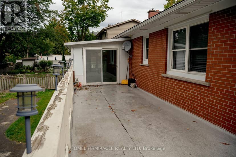 25 Thornridge Crescent — photo 7 of 40