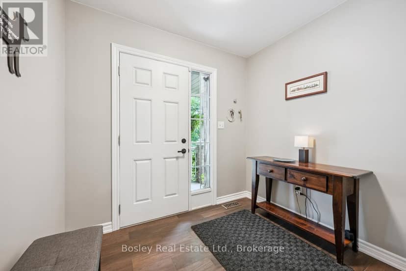 64 Couling Crescent — photo 6 of 40
