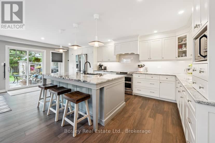 64 Couling Crescent — photo 8 of 40