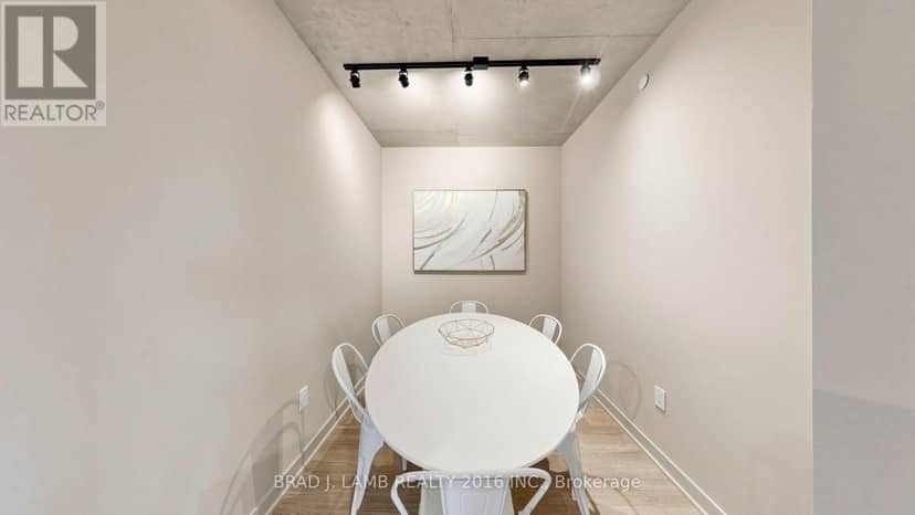 3004 - 284 King Street E — photo 15 of 40