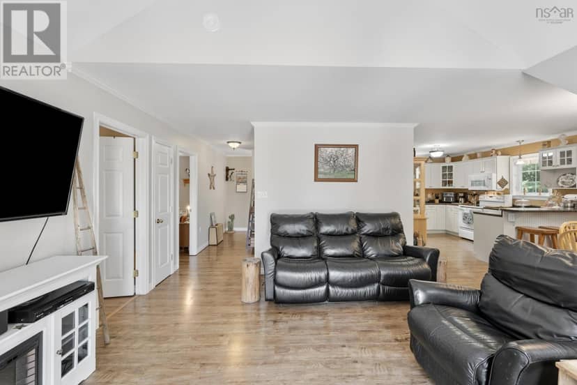 128 Messenger Road — photo 14 of 40