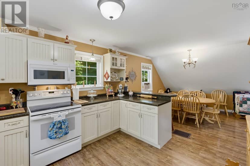 128 Messenger Road — photo 8 of 40