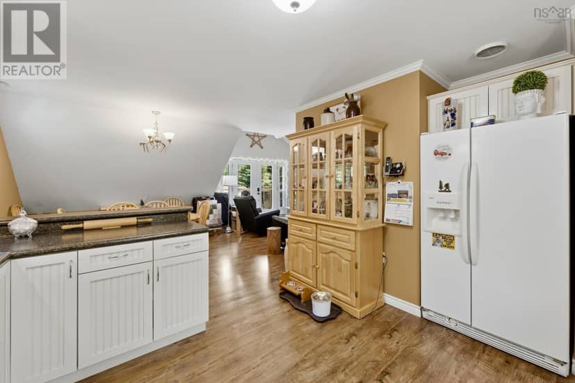 128 Messenger Road — photo 9 of 40