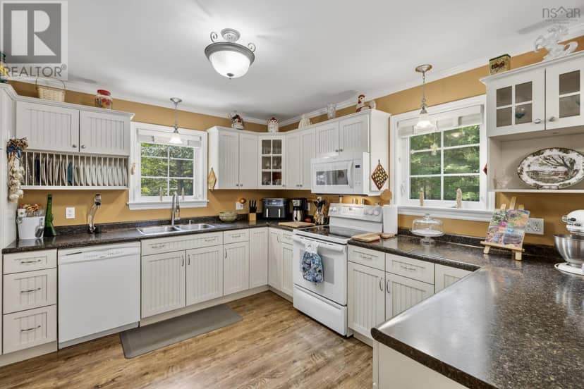 128 Messenger Road — photo 7 of 40