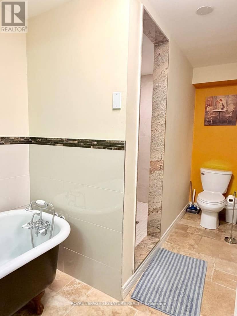 2263 Harcourt Crescent — photo 40 of 40