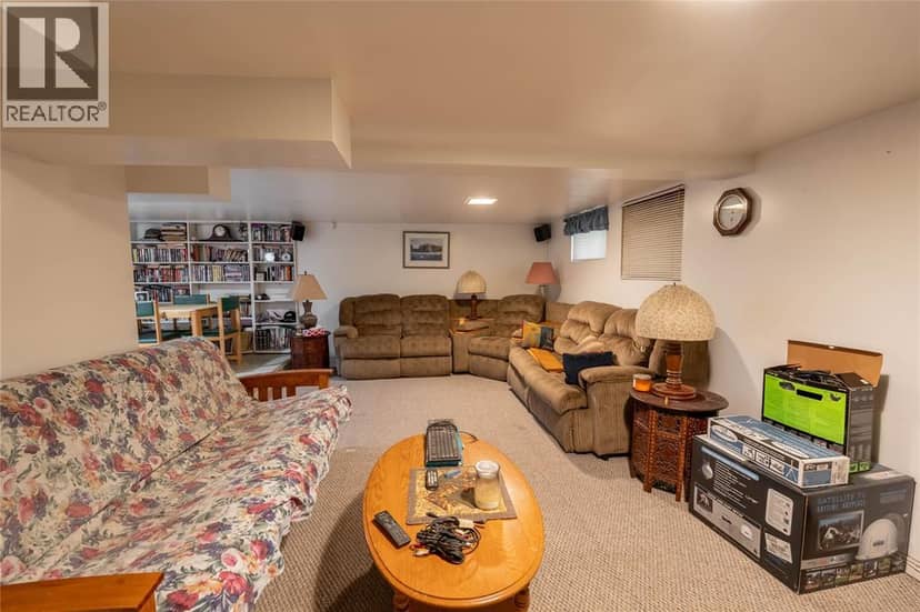 826 Lynwood Avenue — photo 19 of 37