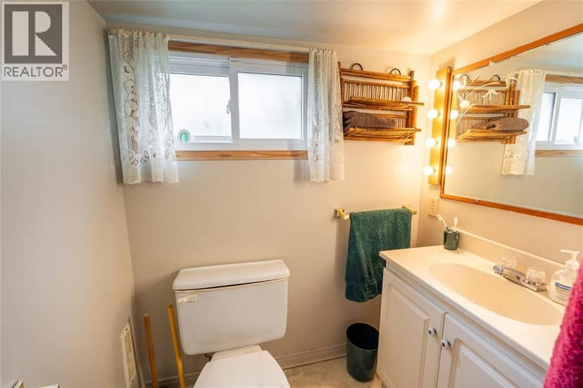 826 Lynwood Avenue — photo 20 of 37