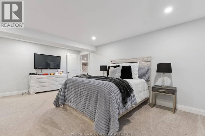 1456 Mullins Drive — photo 32 of 40